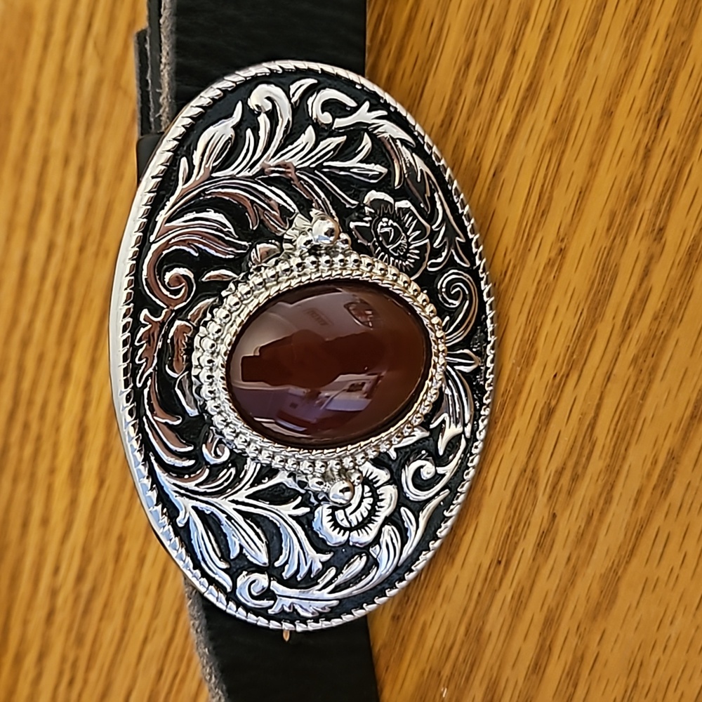 Vintage carnelian stone belt buckle on black leather Gelante belt. L/38-40.